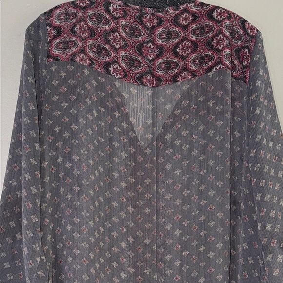 Maurices Gray and White Relaxed Tunic Blouse - Picture 12 of 12